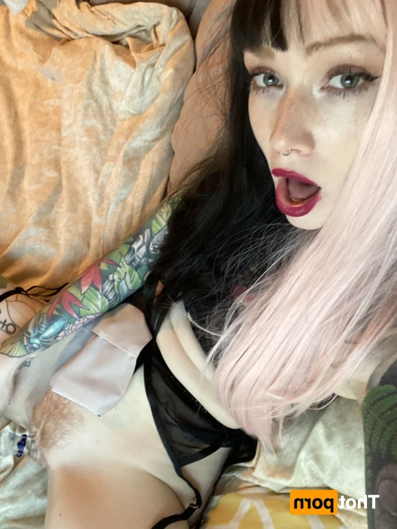 𝓈𝓂𝒶𝓁𝓁 𝓉𝒾𝓉𝓉𝓎 𝕘𝕠𝕥𝕙 𝕘𝕚𝕣𝕝𝕗𝕣𝕚𝕖𝕟𝕕 🦇 [ matildassecret ] Onlyfans leaked photo 14219456 on Hotleaks.tv