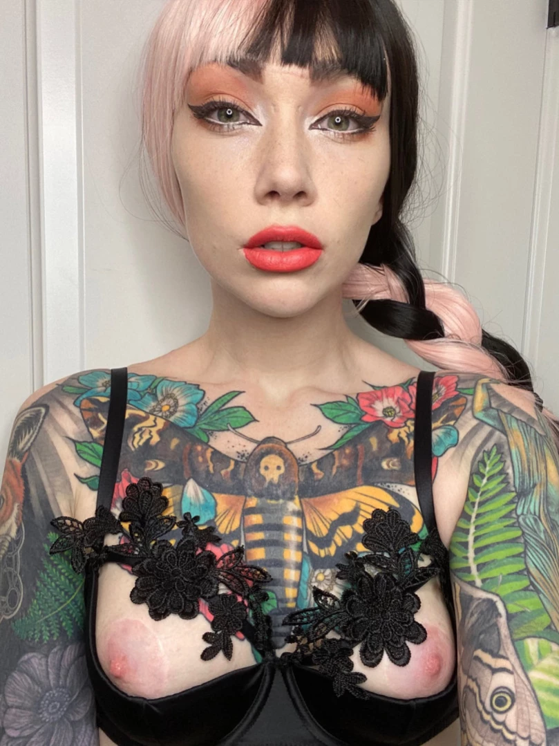 𝓈𝓂𝒶𝓁𝓁 𝓉𝒾𝓉𝓉𝓎 𝕘𝕠𝕥𝕙 𝕘𝕚𝕣𝕝𝕗𝕣𝕚𝕖𝕟𝕕 🦇 [ matildassecret ] Onlyfans leaked photo 14485354 on Hotleaks.tv