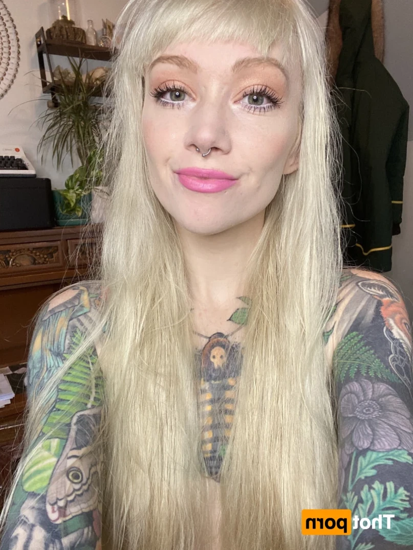 𝓈𝓂𝒶𝓁𝓁 𝓉𝒾𝓉𝓉𝓎 𝕘𝕠𝕥𝕙 𝕘𝕚𝕣𝕝𝕗𝕣𝕚𝕖𝕟𝕕 🦇 [ matildassecret ] Onlyfans leaked photo 14857629 on Hotleaks.tv