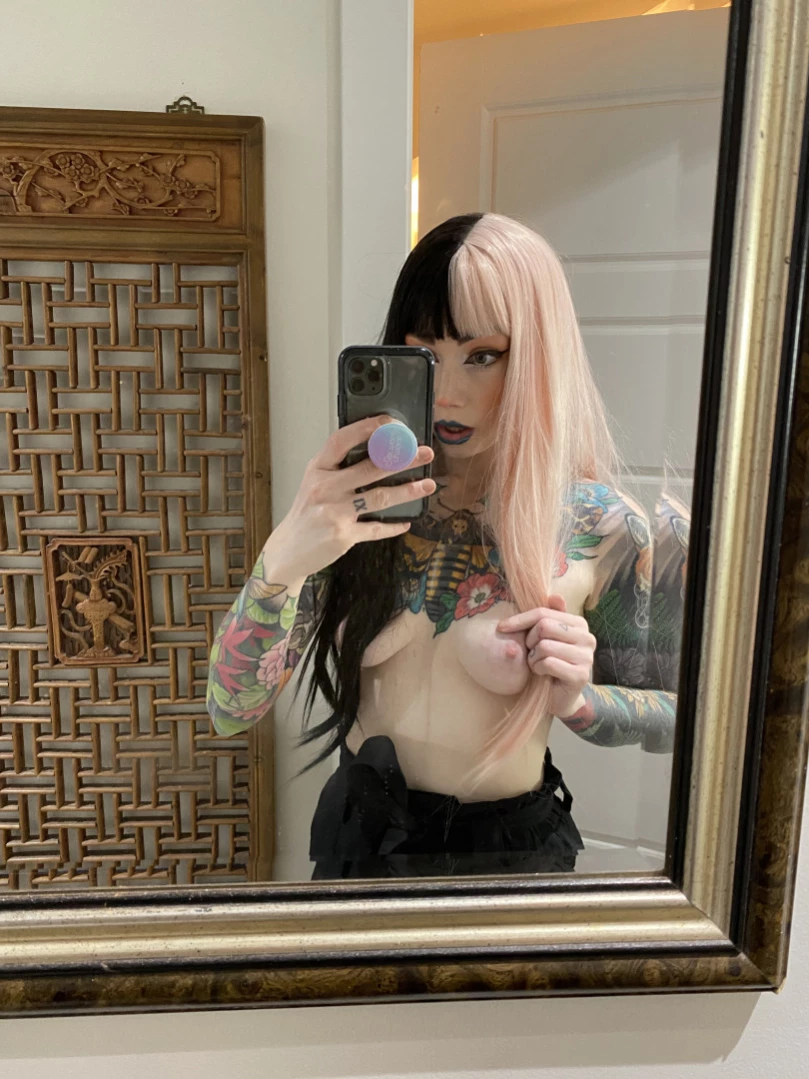 𝓈𝓂𝒶𝓁𝓁 𝓉𝒾𝓉𝓉𝓎 𝕘𝕠𝕥𝕙 𝕘𝕚𝕣𝕝𝕗𝕣𝕚𝕖𝕟𝕕 🦇 [ matildassecret ] Onlyfans leaked photo 14874275 on Hotleaks.tv