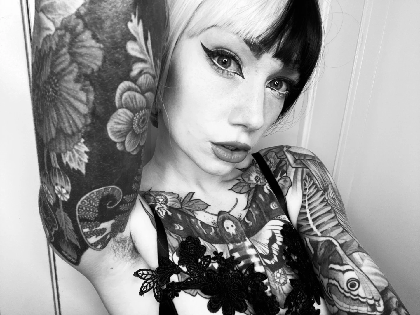 𝓈𝓂𝒶𝓁𝓁 𝓉𝒾𝓉𝓉𝓎 𝕘𝕠𝕥𝕙 𝕘𝕚𝕣𝕝𝕗𝕣𝕚𝕖𝕟𝕕 🦇 [ matildassecret ] Onlyfans leaked photo 14894944 on Hotleaks.tv