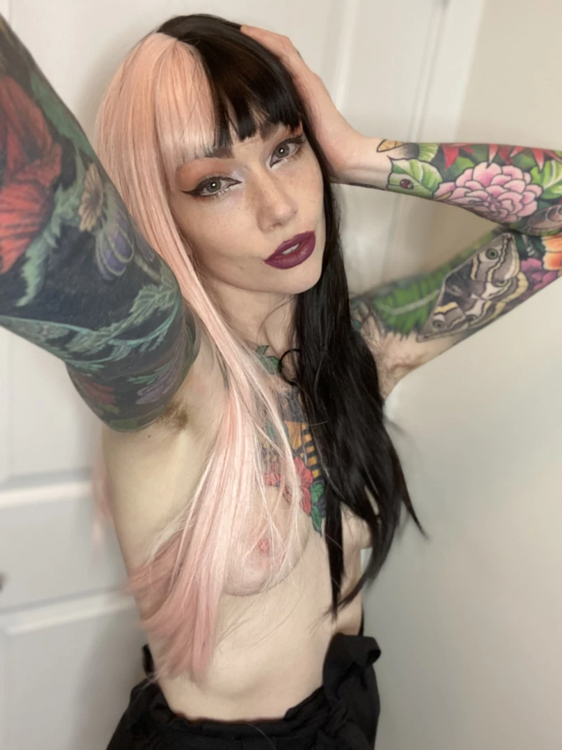 𝓈𝓂𝒶𝓁𝓁 𝓉𝒾𝓉𝓉𝓎 𝕘𝕠𝕥𝕙 𝕘𝕚𝕣𝕝𝕗𝕣𝕚𝕖𝕟𝕕 🦇 [ matildassecret ] Onlyfans leaked photo 15299855 on Hotleaks.tv