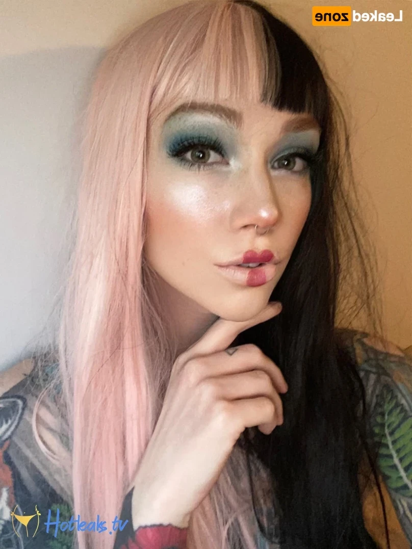 𝓈𝓂𝒶𝓁𝓁 𝓉𝒾𝓉𝓉𝓎 𝕘𝕠𝕥𝕙 𝕘𝕚𝕣𝕝𝕗𝕣𝕚𝕖𝕟𝕕 🦇 [ matildassecret ] Onlyfans leaked photo 15561870 on Hotleaks.tv