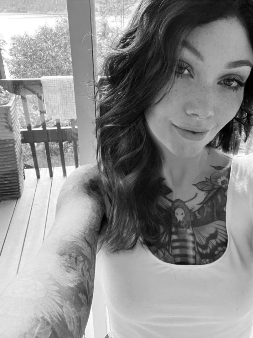 𝓈𝓂𝒶𝓁𝓁 𝓉𝒾𝓉𝓉𝓎 𝕘𝕠𝕥𝕙 𝕘𝕚𝕣𝕝𝕗𝕣𝕚𝕖𝕟𝕕 🦇 [ matildassecret ] Onlyfans leaked photo 15662905 on Hotleaks.tv