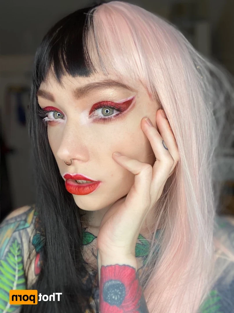 𝓈𝓂𝒶𝓁𝓁 𝓉𝒾𝓉𝓉𝓎 𝕘𝕠𝕥𝕙 𝕘𝕚𝕣𝕝𝕗𝕣𝕚𝕖𝕟𝕕 🦇 [ matildassecret ] Onlyfans leaked photo 15811037 on Hotleaks.tv