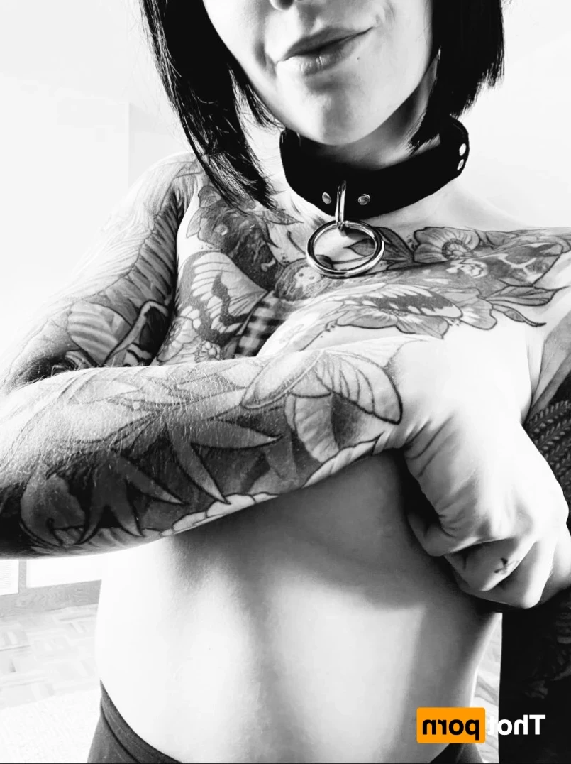 𝓈𝓂𝒶𝓁𝓁 𝓉𝒾𝓉𝓉𝓎 𝕘𝕠𝕥𝕙 𝕘𝕚𝕣𝕝𝕗𝕣𝕚𝕖𝕟𝕕 🦇 [ matildassecret ] Onlyfans leaked photo 15988794 on Hotleaks.tv