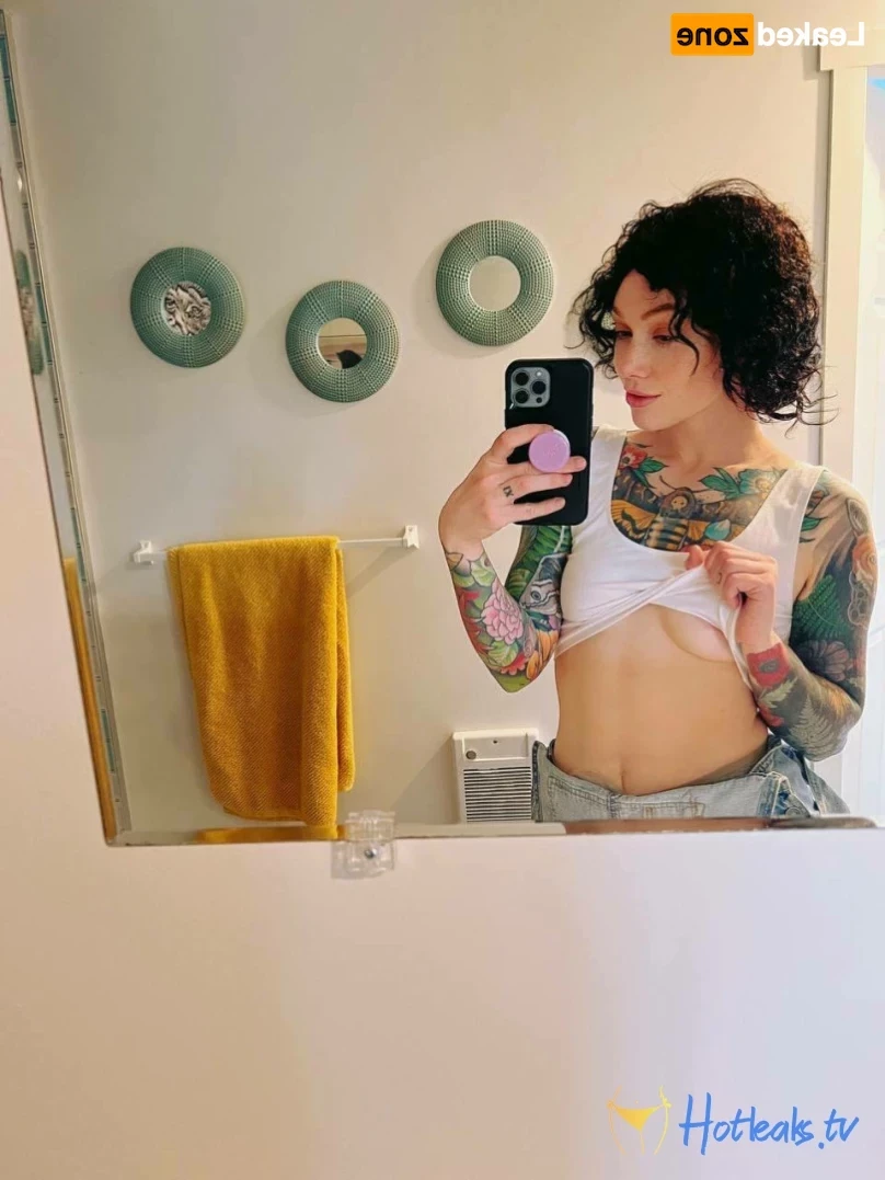 𝓈𝓂𝒶𝓁𝓁 𝓉𝒾𝓉𝓉𝓎 𝕘𝕠𝕥𝕙 𝕘𝕚𝕣𝕝𝕗𝕣𝕚𝕖𝕟𝕕 🦇 [ matildassecret ] Onlyfans leaked photo 16077120 on Hotleaks.tv