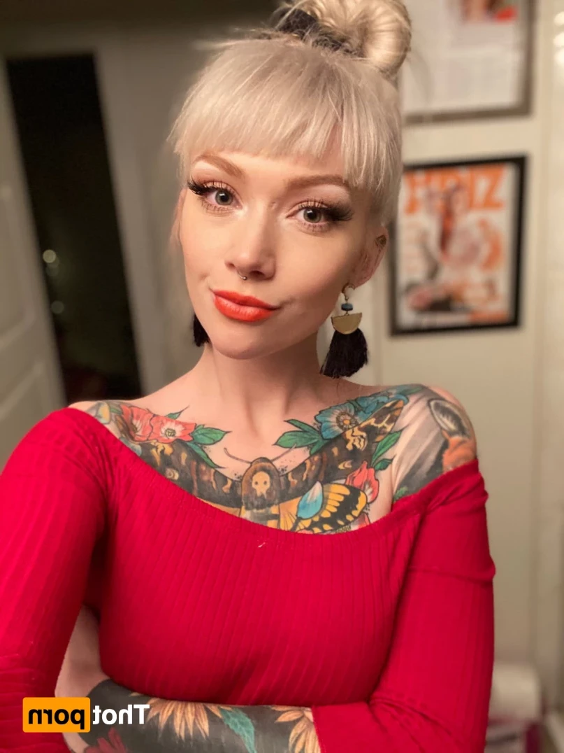 𝓈𝓂𝒶𝓁𝓁 𝓉𝒾𝓉𝓉𝓎 𝕘𝕠𝕥𝕙 𝕘𝕚𝕣𝕝𝕗𝕣𝕚𝕖𝕟𝕕 🦇 [ matildassecret ] Onlyfans leaked photo 16153554 on Hotleaks.tv