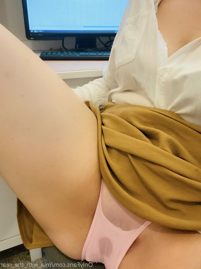 🍑 Mia 🍑 [ mia_with_the_rear ] Onlyfans leaked photo 3070713 on Hotleaks.tv