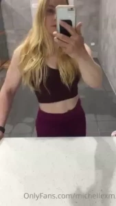 18295700