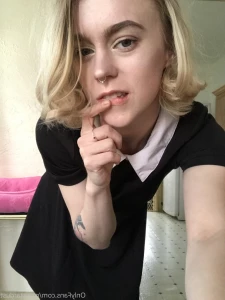 5733847