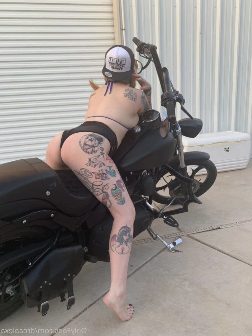 SEXTiNG STEPMOM🎧💬 [ dreaalexa ] Onlyfans leaked photo 13908349 on Hotleaks.tv