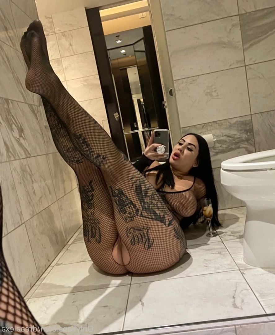 SEXTiNG STEPMOM🎧💬 [ dreaalexa ] Onlyfans leaked photo 14193647 on Hotleaks.tv