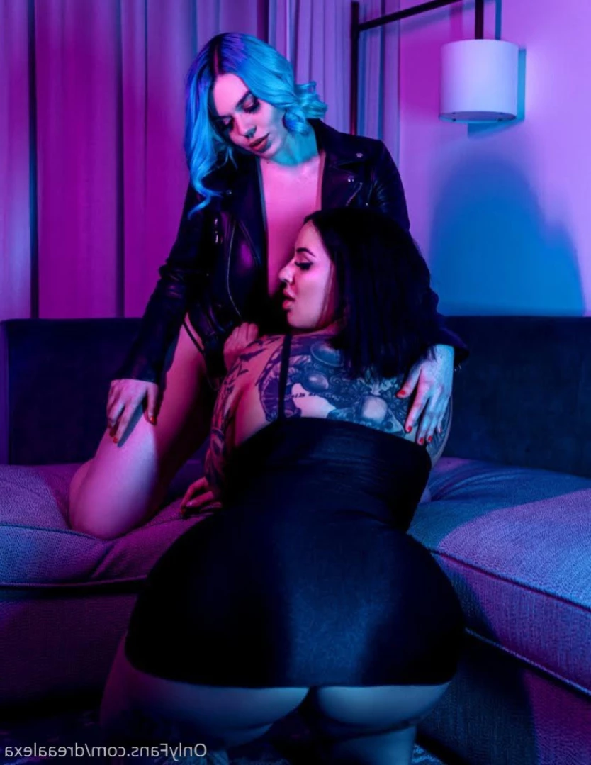 SEXTiNG STEPMOM🎧💬 [ dreaalexa ] Onlyfans leaked photo 14608251 on Hotleaks.tv