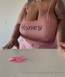 Milkshake Samme [ milkshake_samme ] Onlyfans leaked video 15743055 on Hotleaks.tv