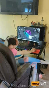 10852829