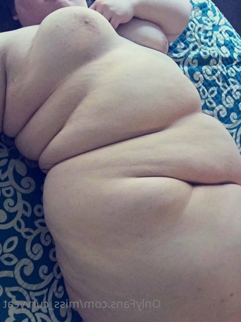 Miss Curvycat [ miss_curvycat ] Onlyfans leaked photo 3003342 on Hotleaks.tv