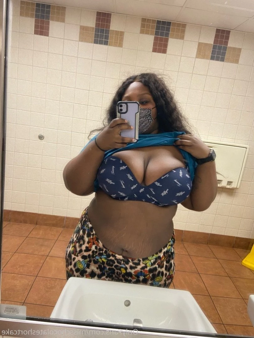 Big Fine ShortCake 🍰 [ misschocolateshortcake ] Onlyfans leaked photo 2961369 on Hotleaks.tv