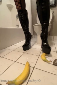 9469640