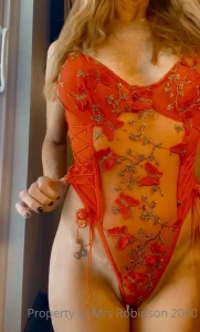 Mrs. Robinson [ mrsrobinsonvip ] Onlyfans leaked video 8888868 on Hotleaks.tv