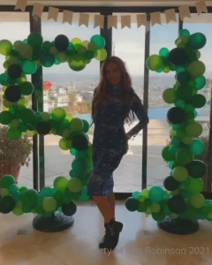 Mrs. Robinson [ mrsrobinsonvip ] Onlyfans leaked video 8889252 on Hotleaks.tv