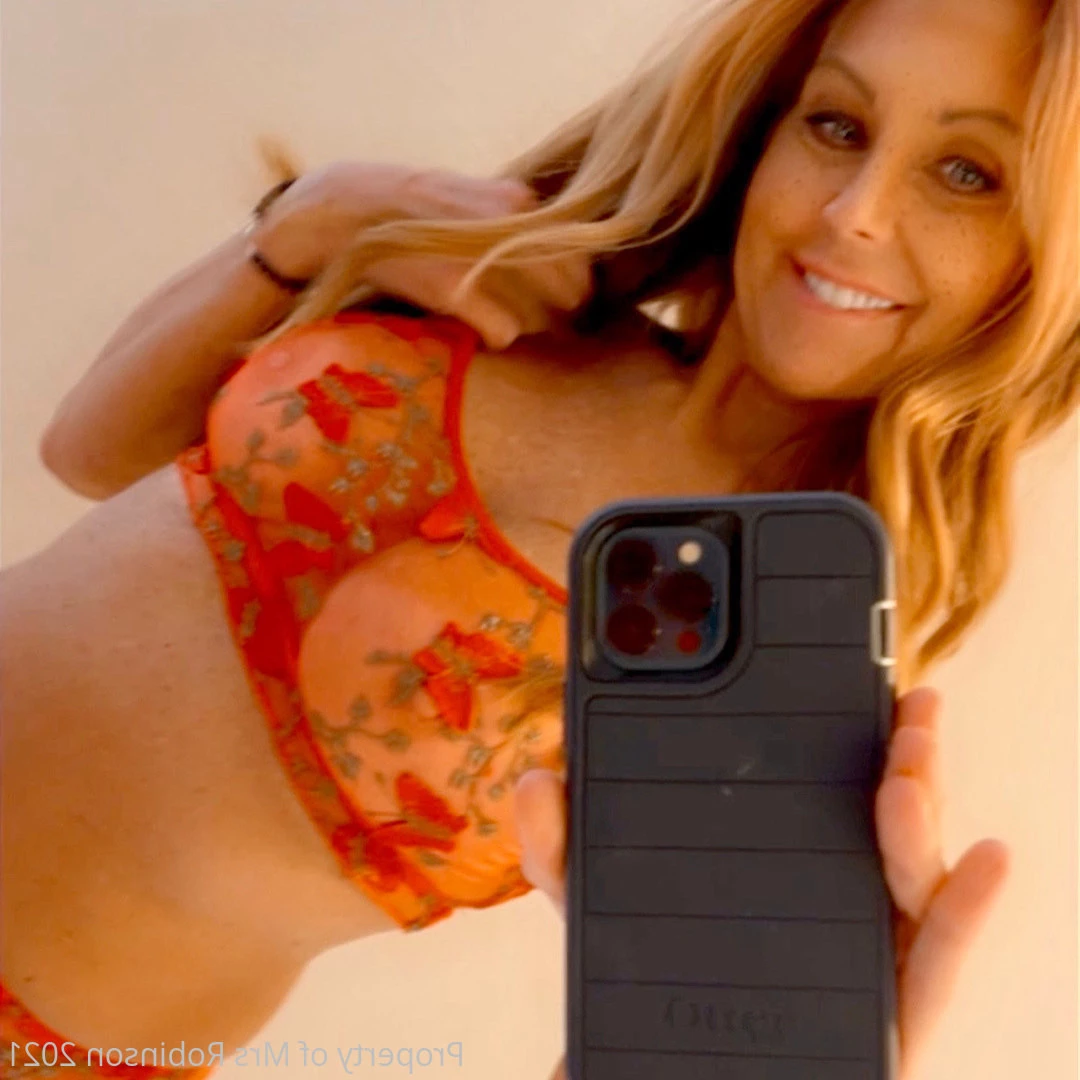 Mrs. Robinson [ mrsrobinsonvip ] Onlyfans leaked photo 10316409 on Hotleaks.tv