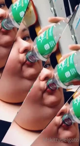 15702548