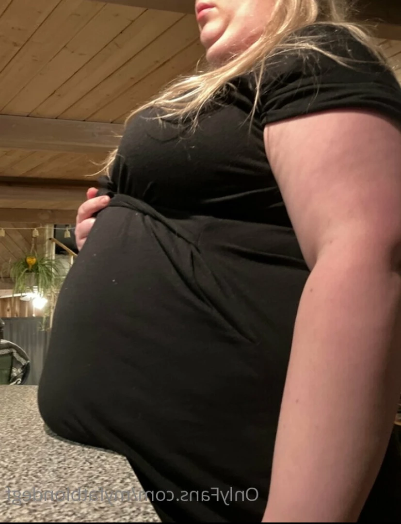 MyFatBlondeGirlfriend [ myfatblondegf ] Onlyfans leaked photo 16904943 on Hotleaks.tv