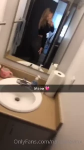 10604929