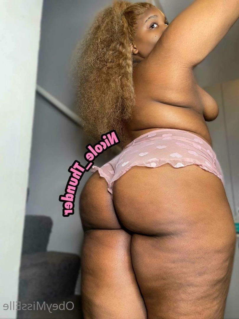 👑 Elle 👑 [ obeymisselle ] Onlyfans leaked photo 3220185 on Hotleaks.tv
