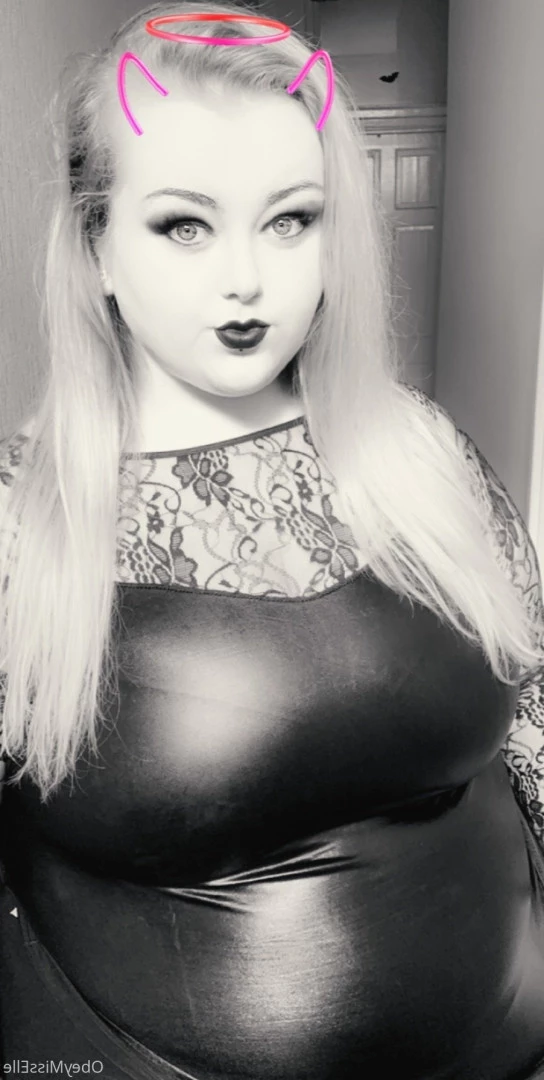 👑 Elle 👑 [ obeymisselle ] Onlyfans leaked photo 9757995 on Hotleaks.tv