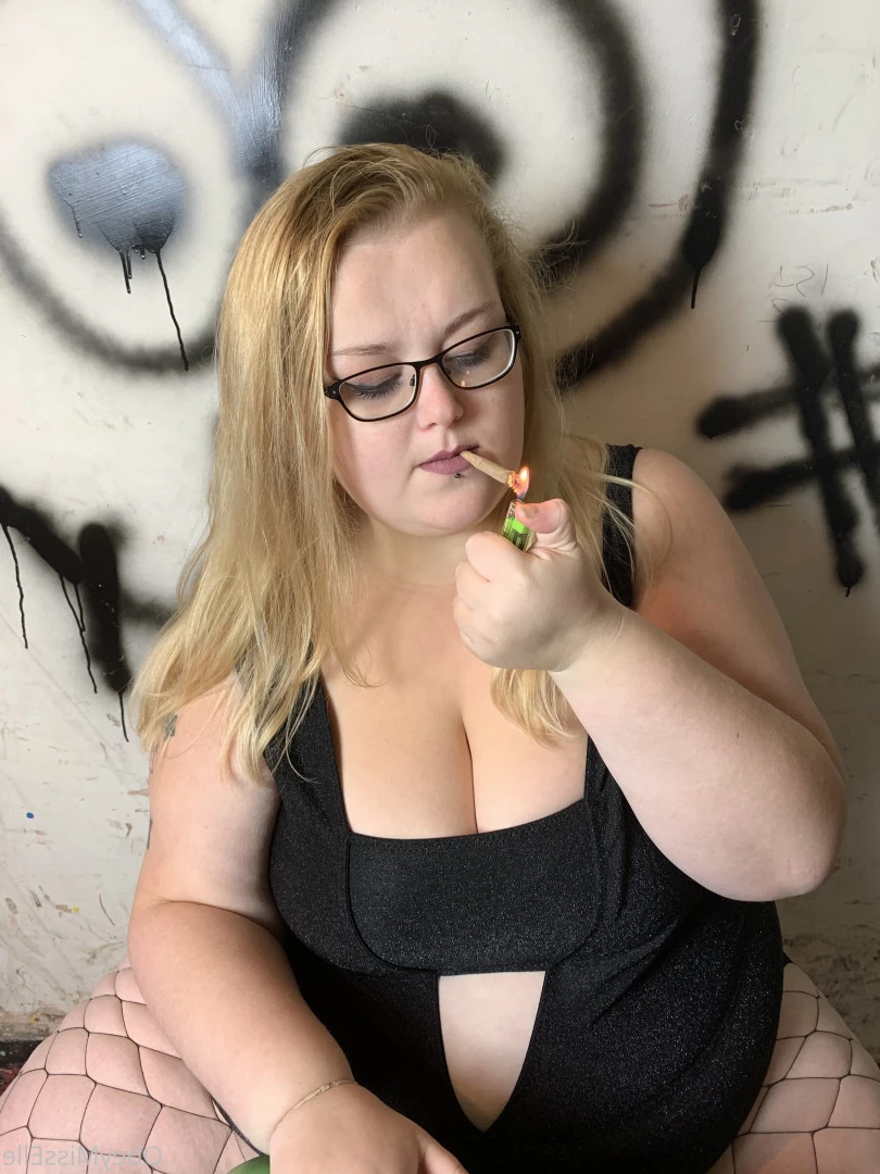 👑 Elle 👑 [ obeymisselle ] Onlyfans leaked photo 9759721 on Hotleaks.tv