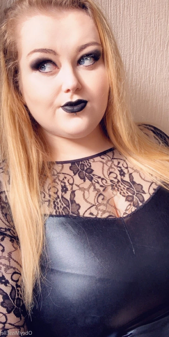 👑 Elle 👑 [ obeymisselle ] Onlyfans leaked photo 9762794 on Hotleaks.tv