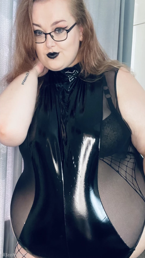 👑 Elle 👑 [ obeymisselle ] Onlyfans leaked photo 9767705 on Hotleaks.tv