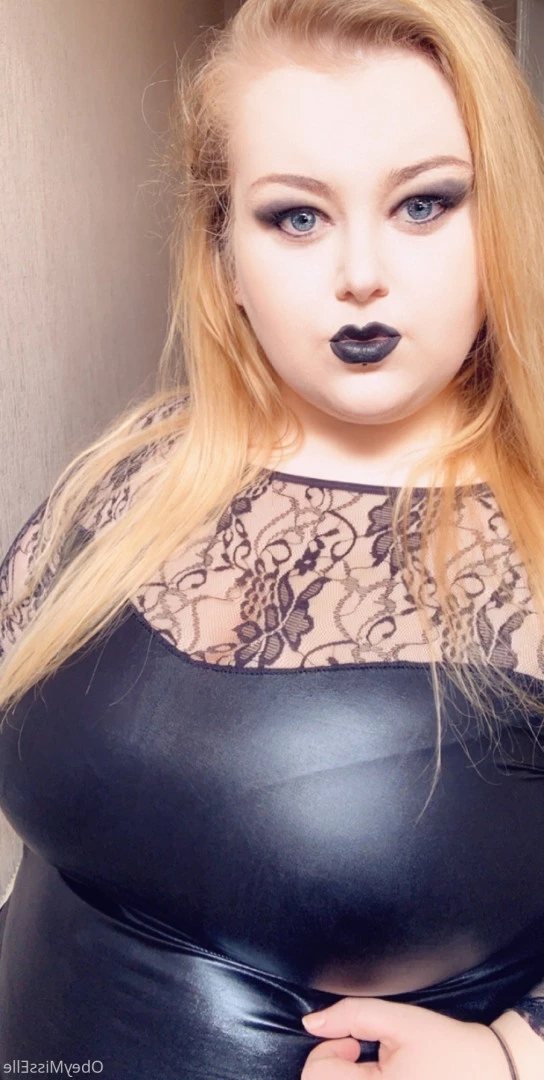 👑 Elle 👑 [ obeymisselle ] Onlyfans leaked photo 9767829 on Hotleaks.tv