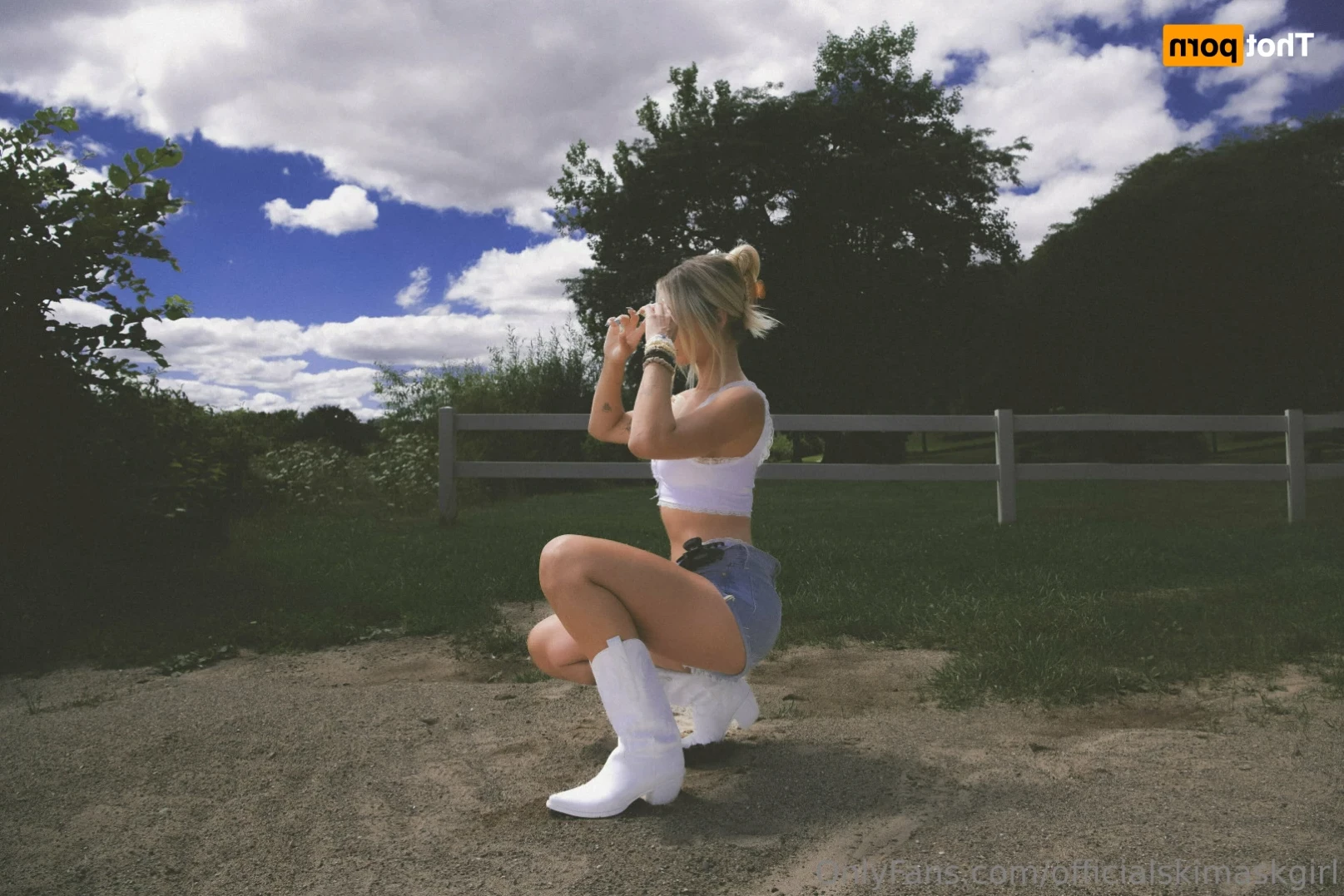 T H E  S K I  M A S K  G I R L [ officialskimaskgirl ] Onlyfans leaked photo 11013979 on Hotleaks.tv