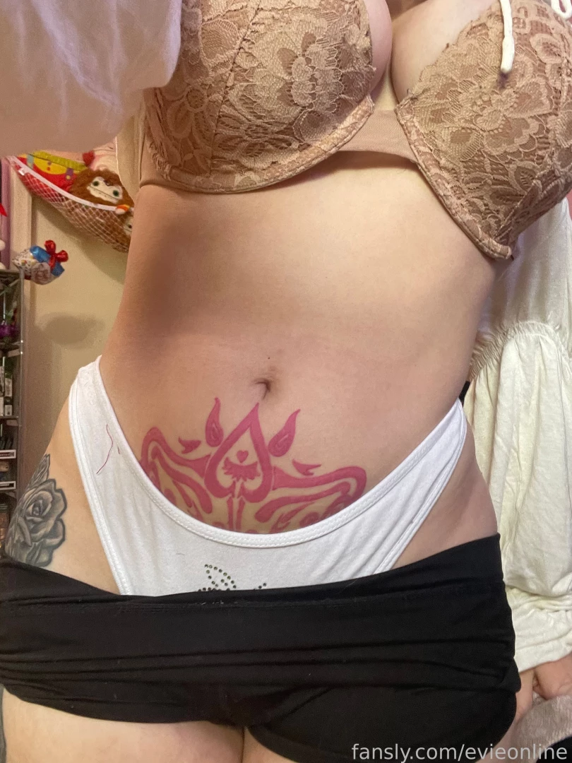 Evieee [ onlineevie ] Onlyfans leaked photo 18523287 on Hotleaks.tv