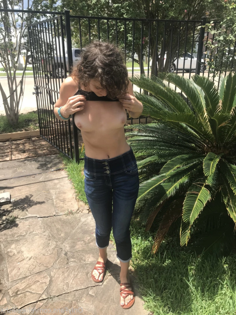 Ellie Eilish [ ellieeilishx ] Onlyfans leaked photo 11379406 on Hotleaks.tv