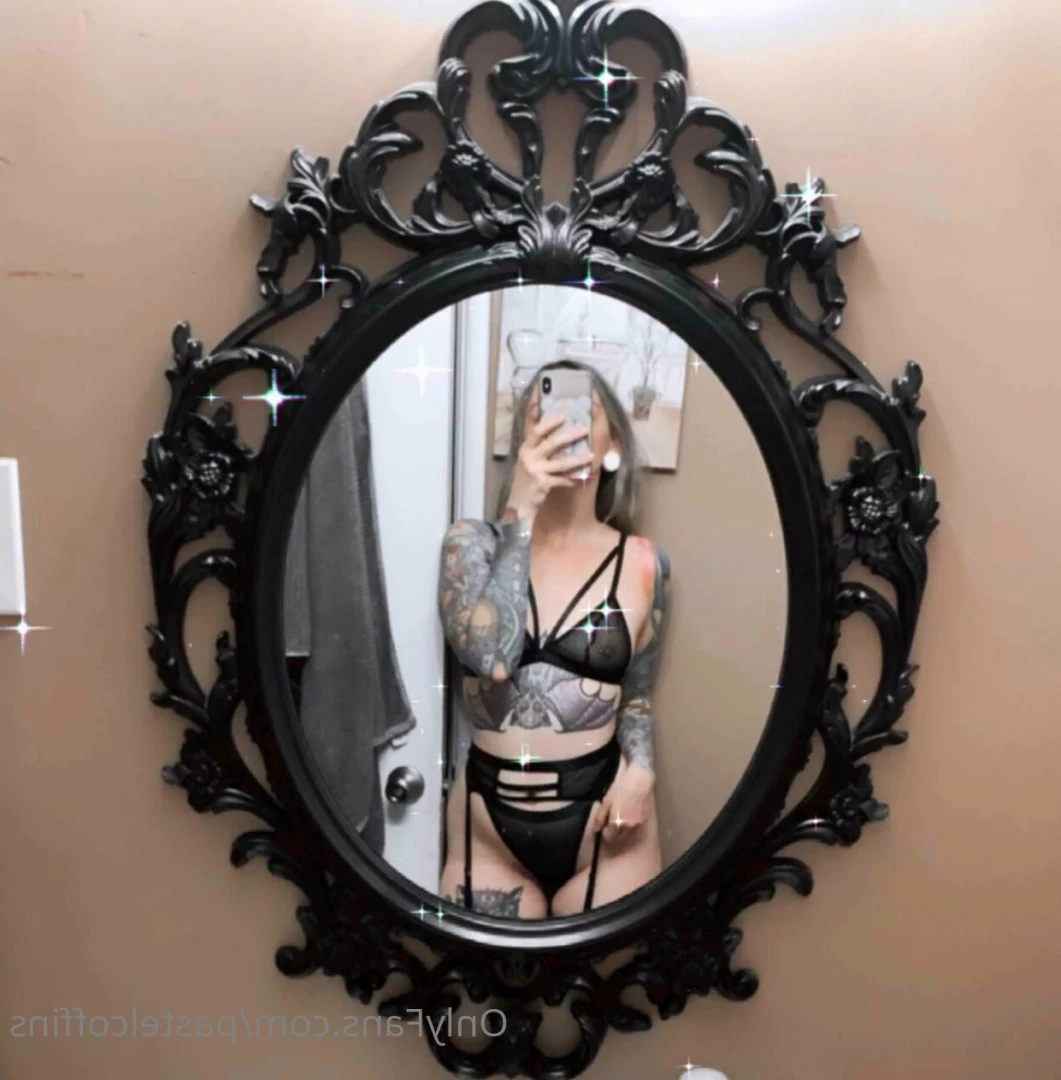 pastelcoffins ♡ 𝐒𝐄𝐗𝐓 𝐐𝐔𝐄𝐄𝐍 ♡ [ pastelcoffins ] Onlyfans leaked photo 5723829 on Hotleaks.tv
