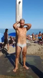 4927433