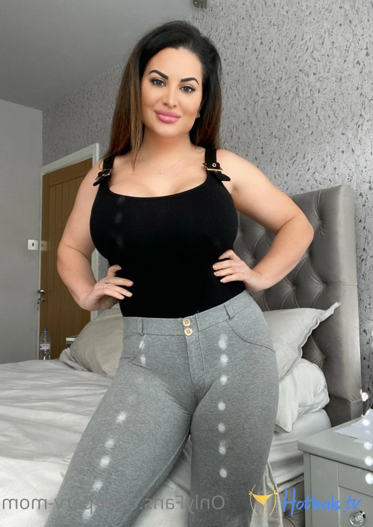 𝙋𝙀𝙍𝙑-𝙈𝙊𝙈 [ sophielawson_x ] Onlyfans leaked photo 2813681 on Hotleaks.tv