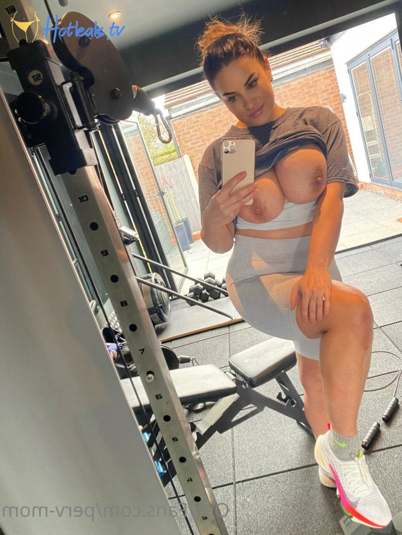 𝙋𝙀𝙍𝙑-𝙈𝙊𝙈 [ sophielawson_x ] Onlyfans leaked photo 2815023 on Hotleaks.tv