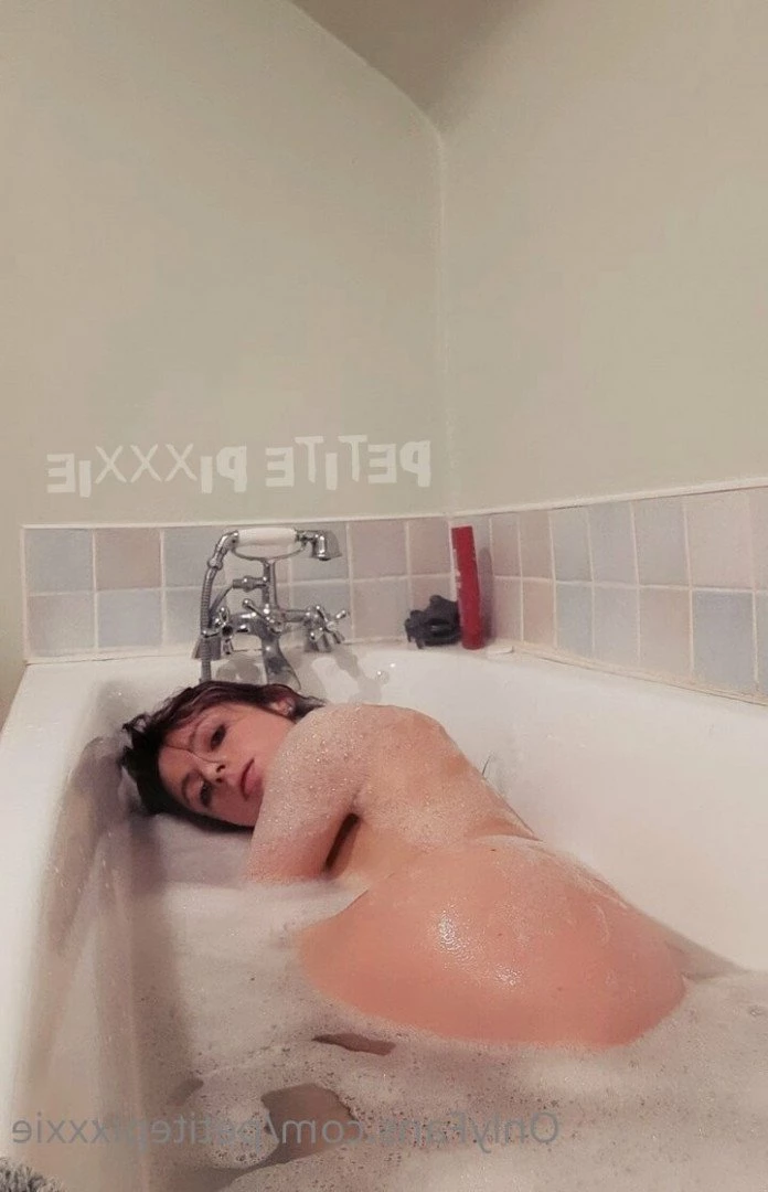 🧚‍♀️ Petite PiX!E 🍀 [ petitepixxxie ] Onlyfans leaked photo 2852448 on Hotleaks.tv