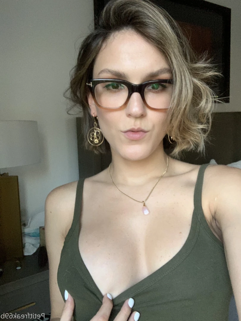 Petite Hotwife [ petitfreak69b ] Onlyfans leaked photo 10272384 on Hotleaks.tv