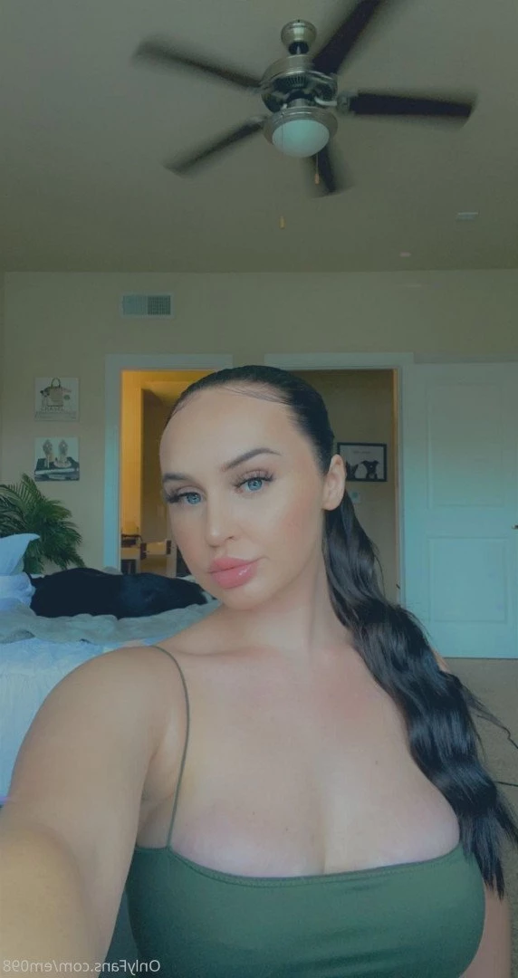 Em 🦋 [ em098 ] Onlyfans leaked photo 347907 on Hotleaks.tv