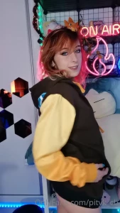 4927833