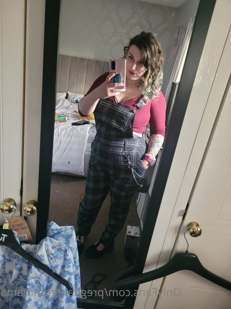Pregnant Goth Mama [ pregnantgothmama ] Onlyfans leaked photo 2767718 on Hotleaks.tv