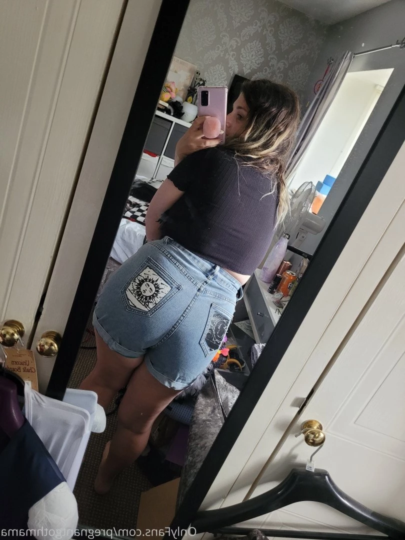 Pregnant Goth Mama [ pregnantgothmama ] Onlyfans leaked photo 2775440 on Hotleaks.tv