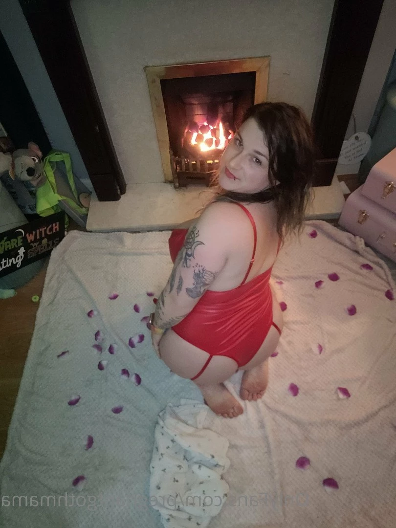 Pregnant Goth Mama [ pregnantgothmama ] Onlyfans leaked photo 2777673 on Hotleaks.tv