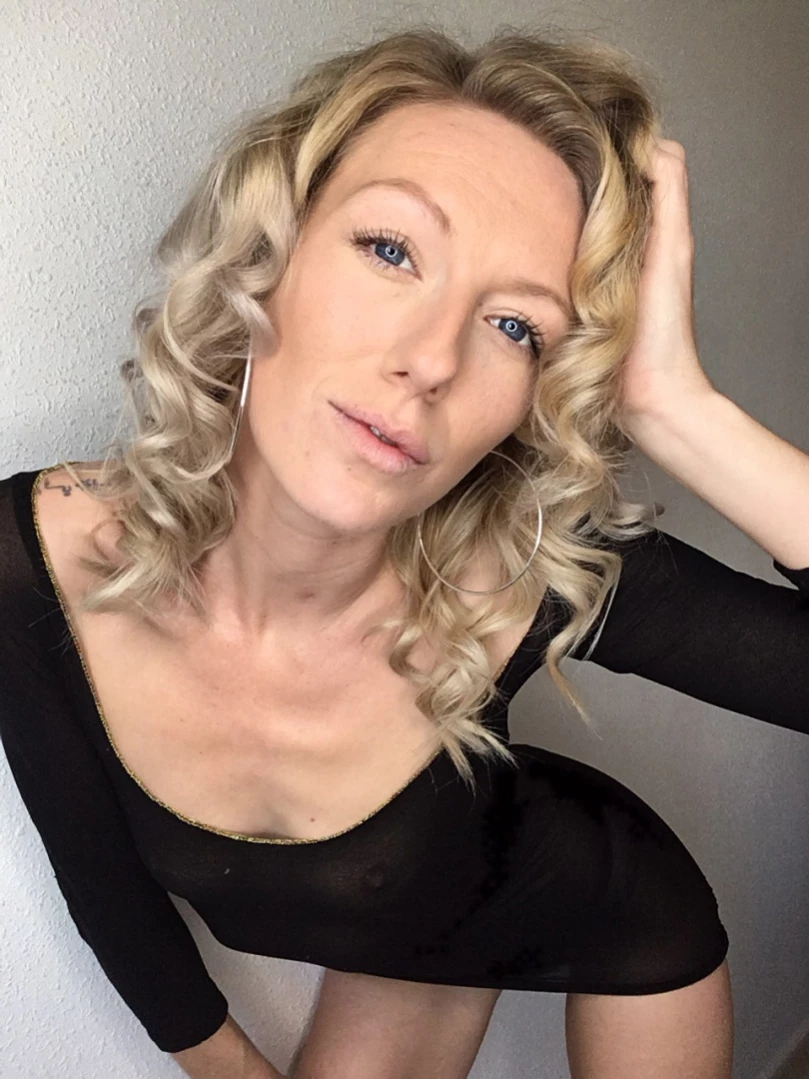 𝙋𝙊𝙇𝙇𝙔 𝙆𝙀𝙉𝘿𝘼𝙇𝙇 🍒 [ prettypolly ] Onlyfans leaked photo 12568240 on Hotleaks.tv